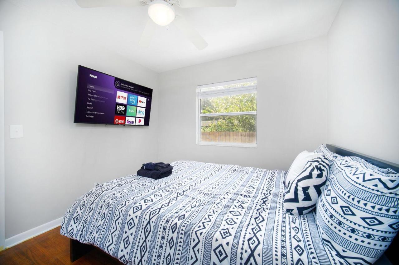 King Bedroom 2Bed1Bath Sleeps 4 Close To Town Center Downtown Beach Mayo Clinic Jacksonville Exterior photo